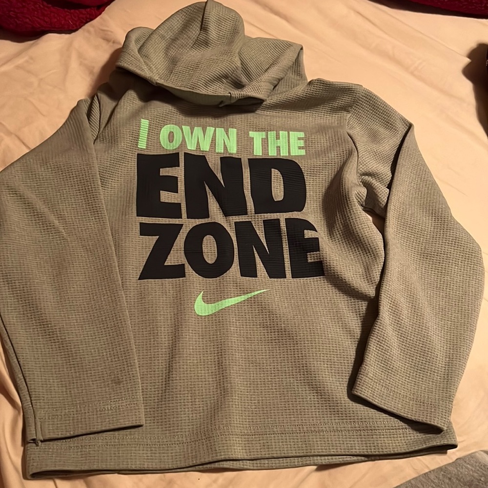 Boys Dri-fit Nike waffle long sleeve shirt size 6